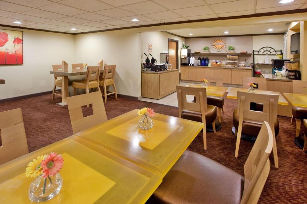 Hotel La Quinta By Wyndham Springdale Esterno foto